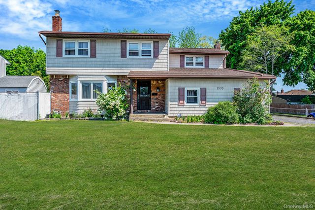 1335 August Road, North Babylon, NY 11703