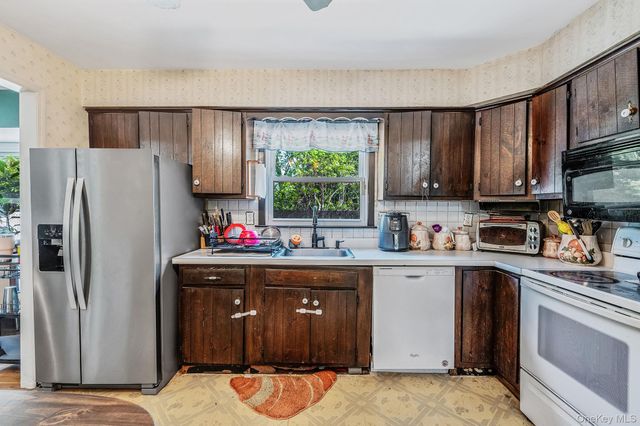 1335 August Road, North Babylon, NY 11703
