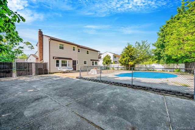 1335 August Road, North Babylon, NY 11703