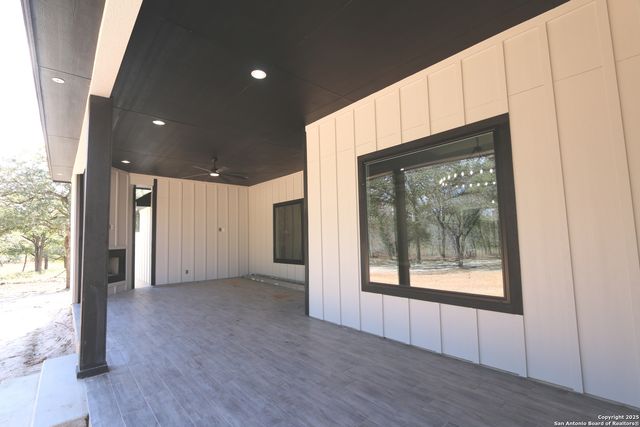 164 Hondo Ridge, La Vernia, TX 78121