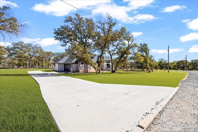 164 Hondo Ridge, La Vernia, TX 78121