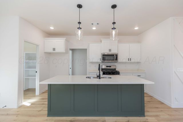 528 Camelot Drive, Borger, TX 79007