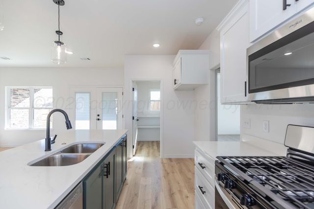 528 Camelot Drive, Borger, TX 79007