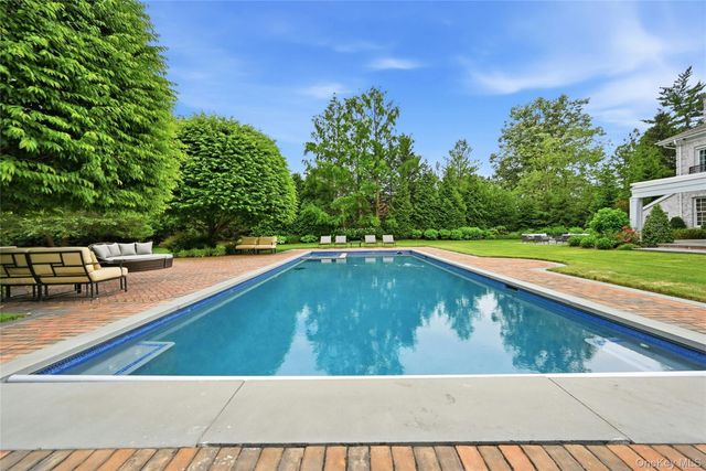 48 Tammys Lane, Syosset, NY 11791