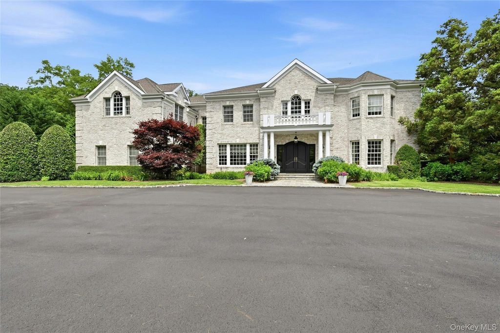 48 Tammys Lane, Syosset, NY 11791