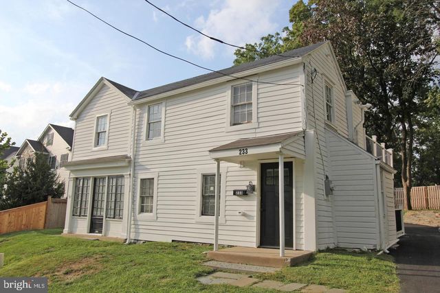 233 E MONTGOMERY AVE, Ardmore, PA 19003