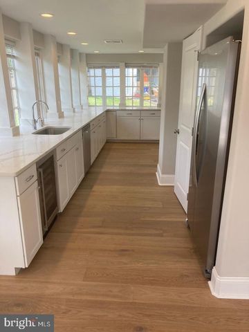 233 E MONTGOMERY AVE, Ardmore, PA 19003