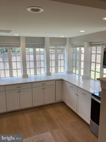 233 E MONTGOMERY AVE, Ardmore, PA 19003