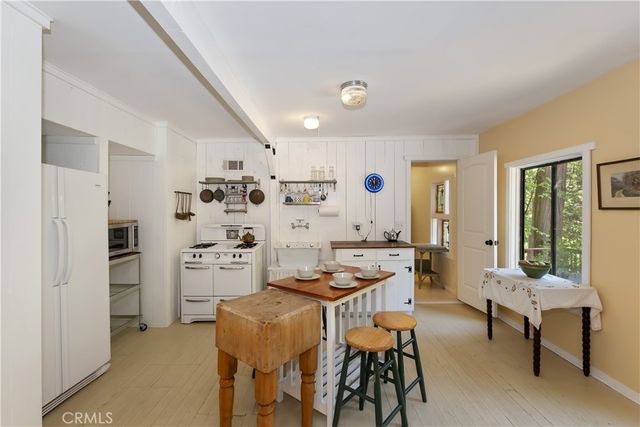 425 Blue Jay Canyon, Lake Arrowhead, CA 92317