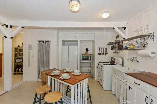 425 Blue Jay Canyon, Lake Arrowhead, CA 92317