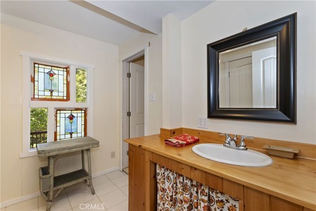 425 Blue Jay Canyon, Lake Arrowhead, CA 92317