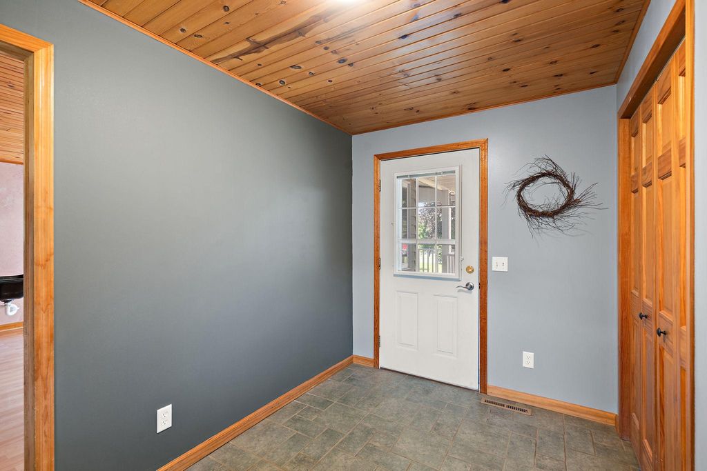 212 Central Avenue S, Norwood Young America, MN 55397 — photo 5