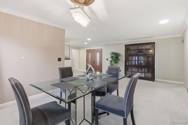 2411 Wixom Trail, Milford, MI 48381