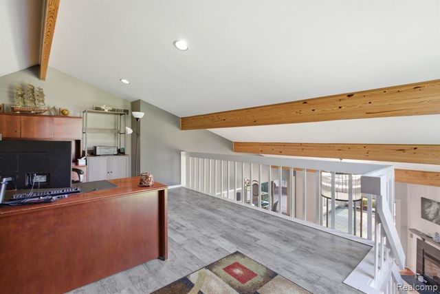 2411 Wixom Trail, Milford, MI 48381