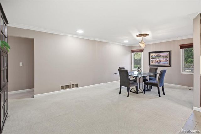 2411 Wixom Trail, Milford, MI 48381