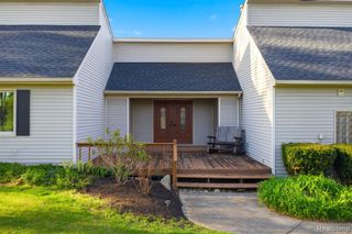 2411 Wixom Trail, Milford, MI 48381