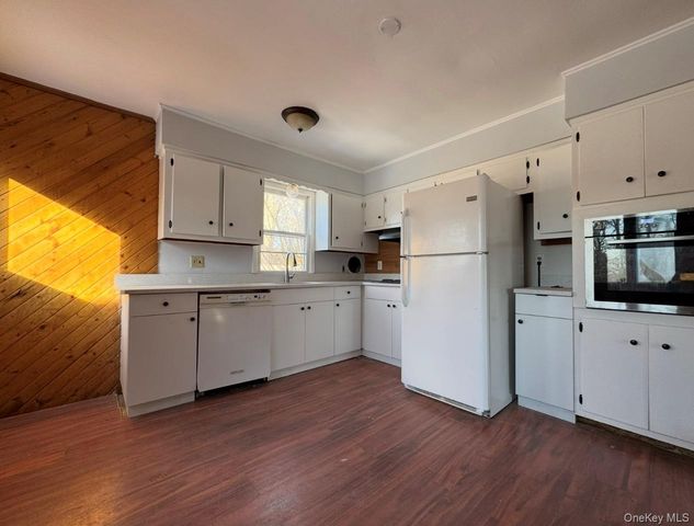 1 Linden Place, Mastic Beach, NY 11951
