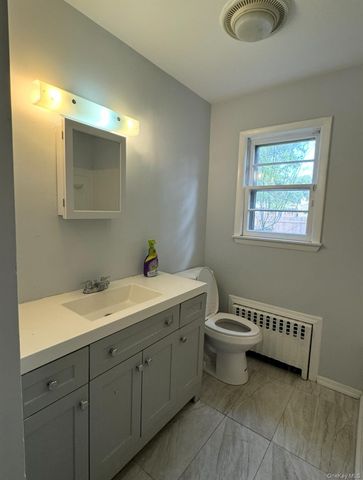 1 Linden Place, Mastic Beach, NY 11951