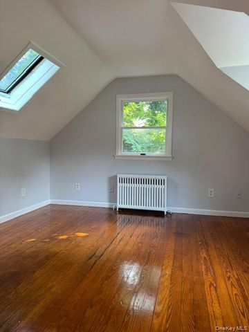 1 Linden Place, Mastic Beach, NY 11951