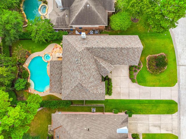 7 Stickley Court, The Woodlands, TX 77382