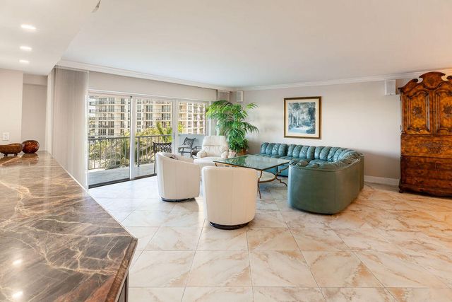 875 E Camino Real, Boca Raton, FL 33432