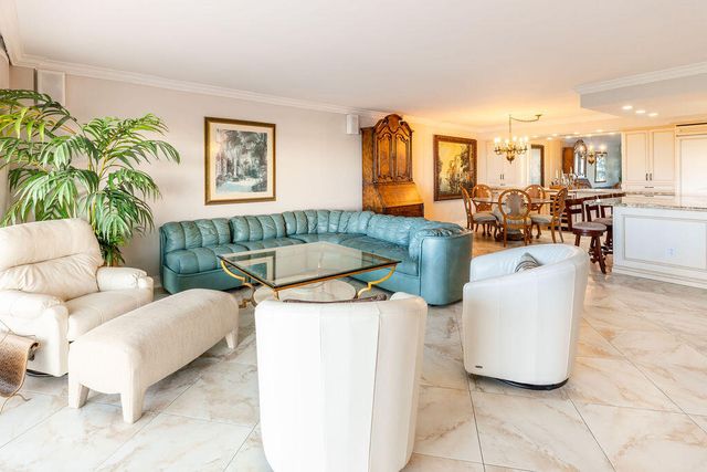 875 E Camino Real, Boca Raton, FL 33432