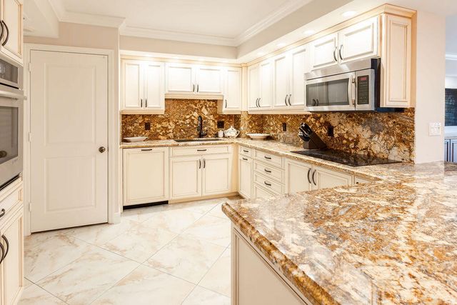 875 E Camino Real, Boca Raton, FL 33432