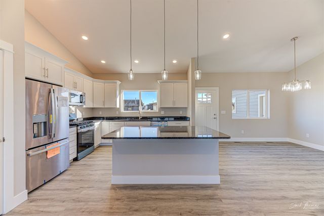 3883 Lovegrass Lane, Helena, MT 59602
