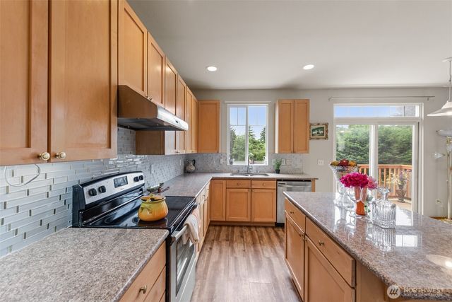 3416 207 pl SW, Lynnwood, WA 98036