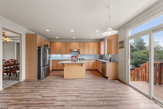 3416 207 pl SW, Lynnwood, WA 98036