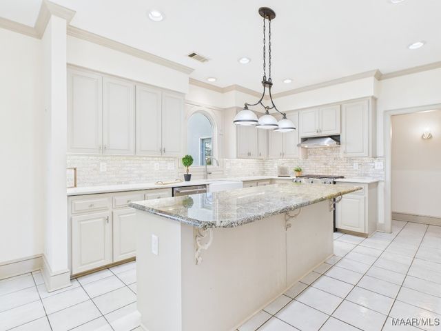 9858 Wynchase Circle, Montgomery, AL 36117