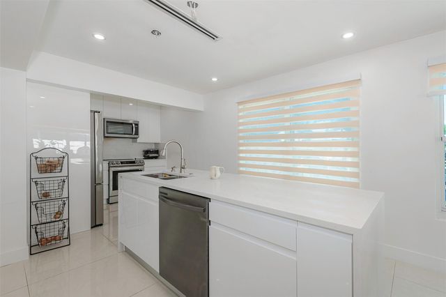 825 Argonaut Isle, Dania Beach, FL 33004