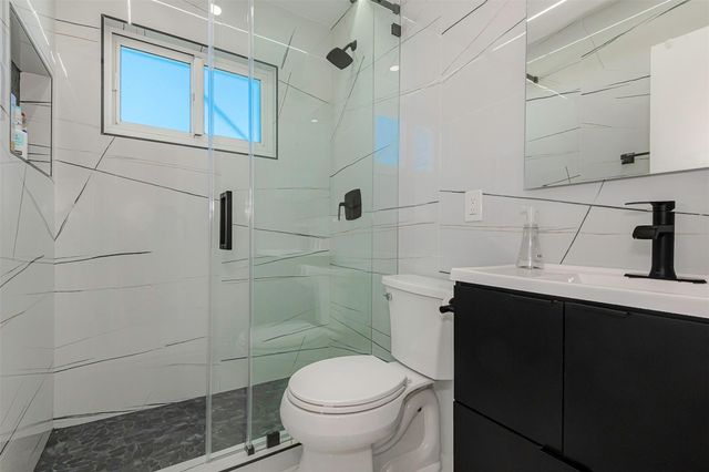 825 Argonaut Isle, Dania Beach, FL 33004