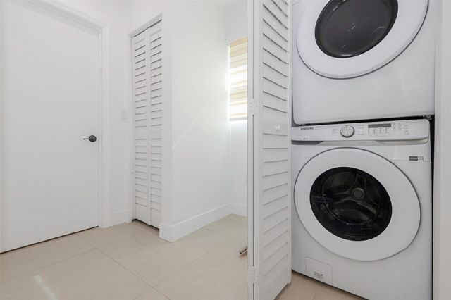 825 Argonaut Isle, Dania Beach, FL 33004