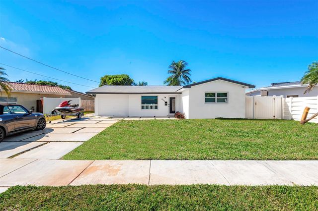 825 Argonaut Isle, Dania Beach, FL 33004