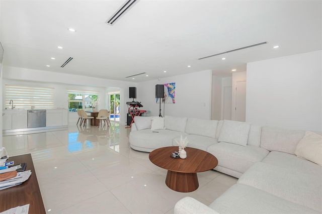 825 Argonaut Isle, Dania Beach, FL 33004