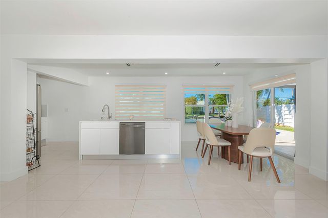 825 Argonaut Isle, Dania Beach, FL 33004