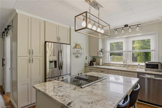 131 Carter Circle, Winston-salem, NC 27106