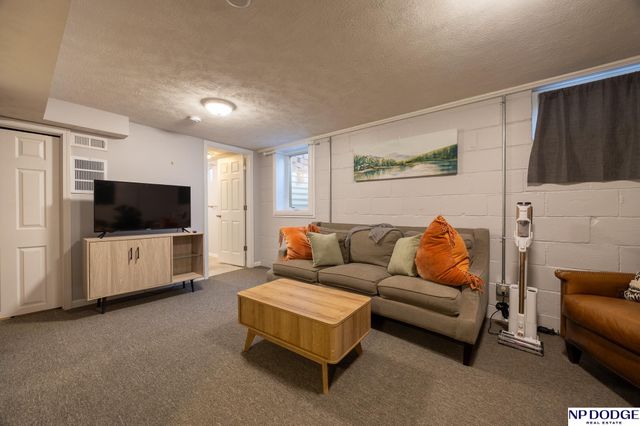 1100 S 37Th Street, Lincoln, NE 68510