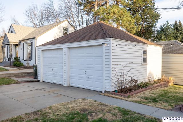 1100 S 37Th Street, Lincoln, NE 68510