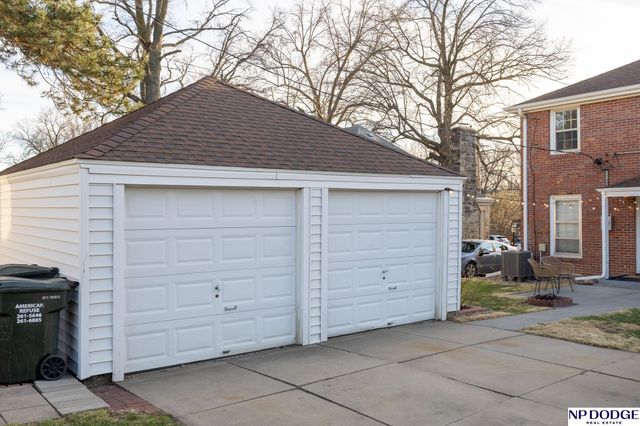 1100 S 37Th Street, Lincoln, NE 68510