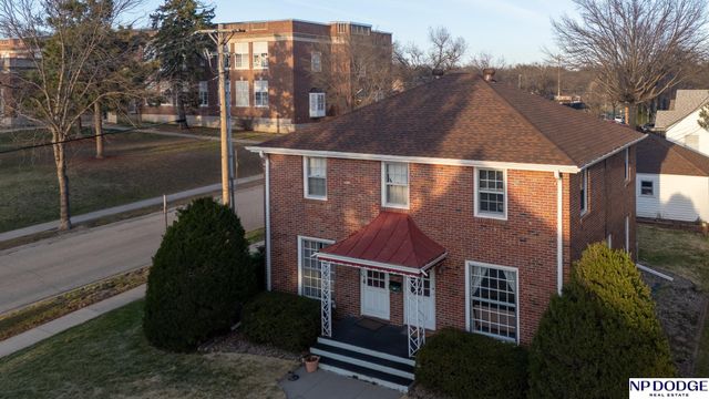 1100 S 37Th Street, Lincoln, NE 68510