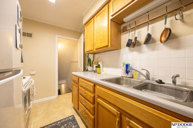 1100 S 37Th Street, Lincoln, NE 68510