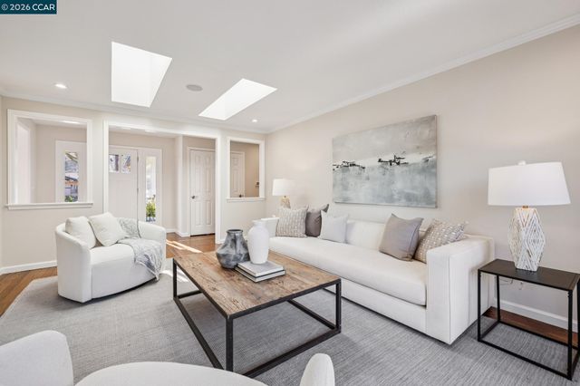 1211 Larch Avenue, Moraga, CA 94556