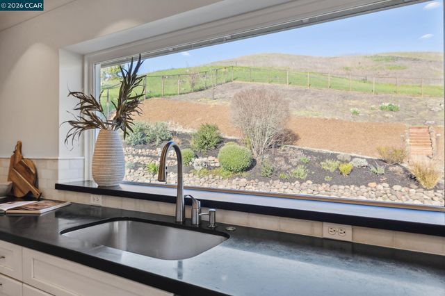 1211 Larch Avenue, Moraga, CA 94556