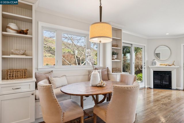 1211 Larch Avenue, Moraga, CA 94556