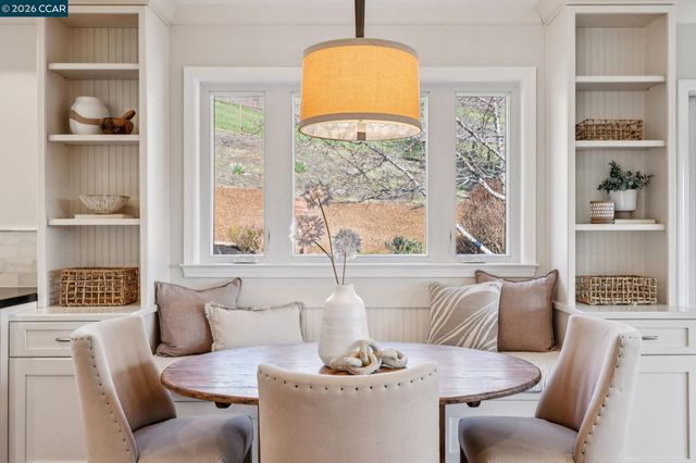 1211 Larch Avenue, Moraga, CA 94556