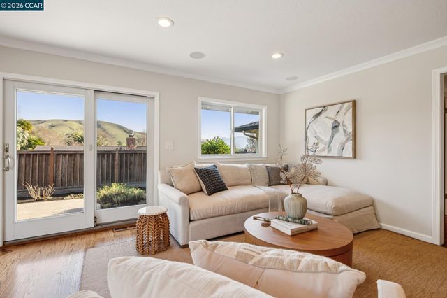 1211 Larch Avenue, Moraga, CA 94556