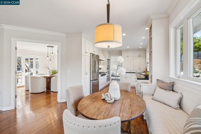 1211 Larch Avenue, Moraga, CA 94556