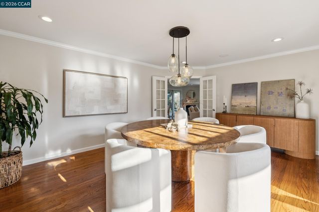 1211 Larch Avenue, Moraga, CA 94556